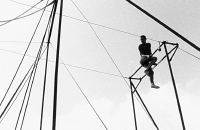 民俗风情园里看表演