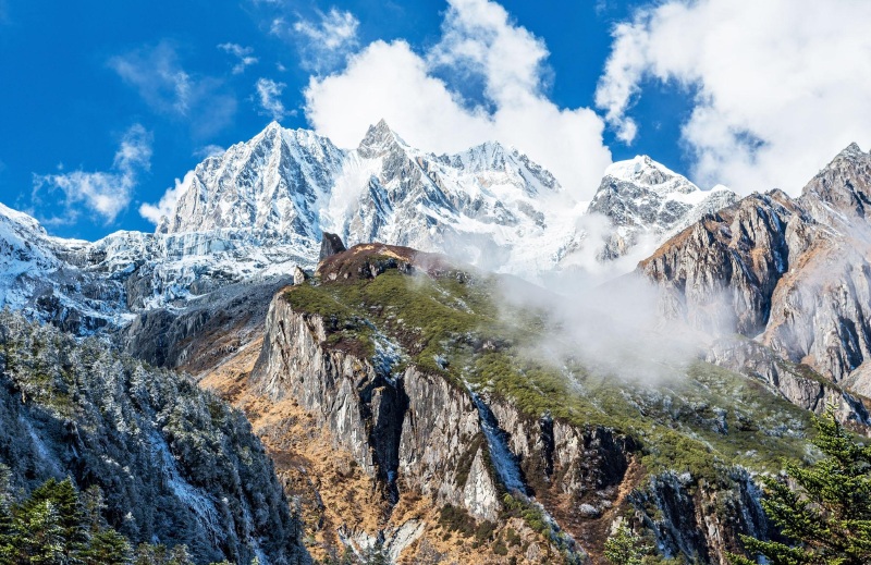 想要去海螺沟游玩的朋友,毕竟海拔的高度有些高,因此在去之定要