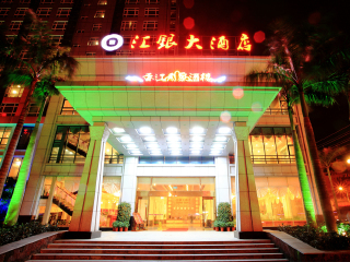 海南三亞旅游價格多少_海南三亞旅游要多少錢2021_海南三亞游跟團
