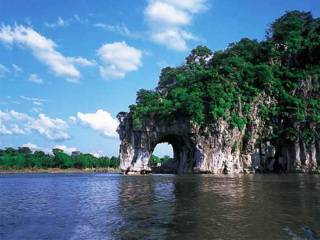 桂林陽朔游跟團(tuán)多少錢_桂林陽朔旅行團(tuán)自由行_去桂林陽朔旅游怎么走
