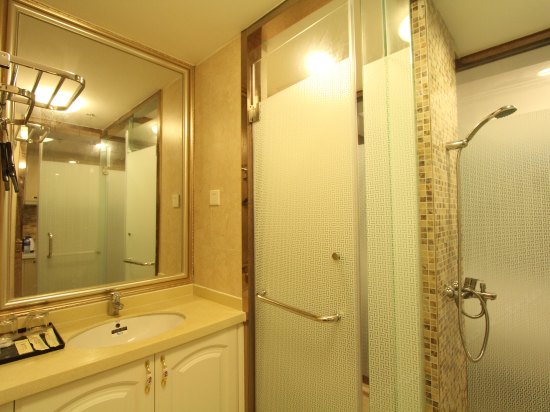 hotelPic