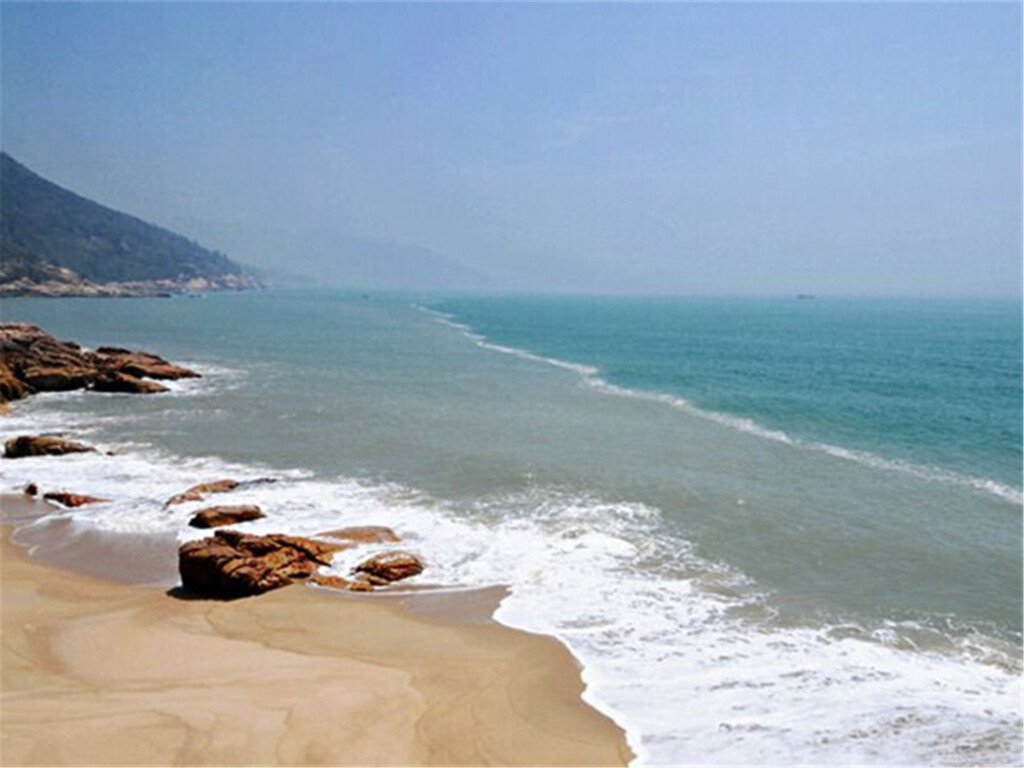                     青澳湾被海
