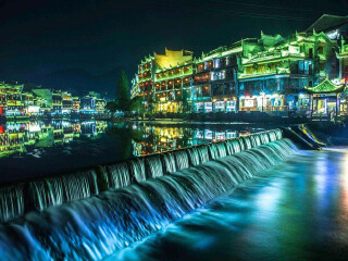 湖南張家界游跟團(tuán)多少錢_深圳到湖南張家界旅游報(bào)價(jià)_湖南張家界旅游最佳路線