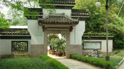 [春节]<芜湖马仁奇峰-石林丫山-赭山公园3日游