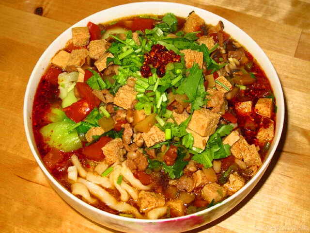 宁夏特色美食:羊肉臊子面