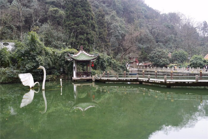 黔灵山公园一日游