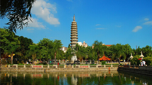 前往游览始建于唐代的千年古刹-【南普】(游览时间约40分钟),其源
