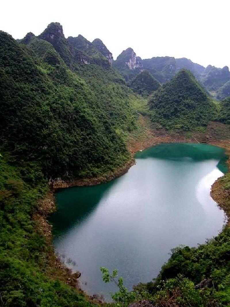 新发现#南宁竟然也有天坑,就在美丽的隆安布泉河边