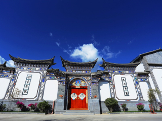云南瀘沽湖旅行團(tuán)_去云南瀘沽湖旅游多少錢_去云南瀘沽湖報(bào)團(tuán)多少錢