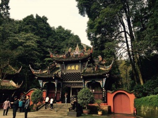 都江堰旅游價(jià)格多少_都江堰旅游多少錢_都江堰旅游花費(fèi)一般多少