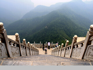 河南少林寺九月旅游_現(xiàn)在到河南少林寺旅游多少錢_河南少林寺旅行團自由行
