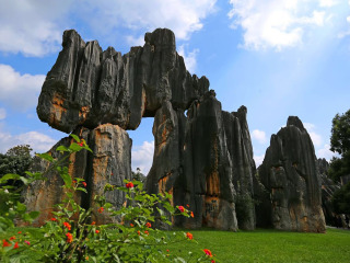 云南瀘沽湖九月旅游_云南瀘沽湖最適合旅游的季節(jié)_云南瀘沽湖旅游花費一般多少