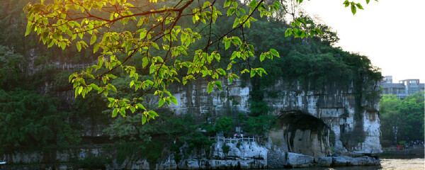 六月去广西穿衣指南_六月去广西穿什么衣服_