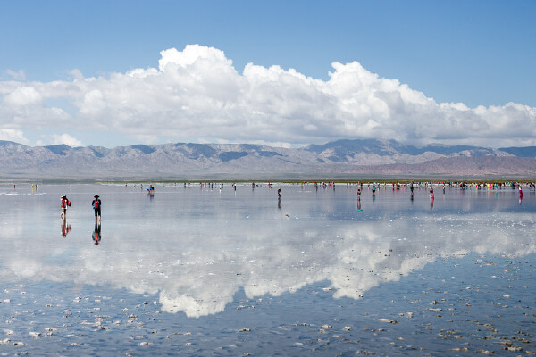 夏天去青海旅游必备物品_夏天去青海旅游景点