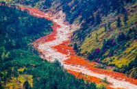去燕子沟看红石滩