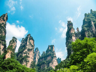 到湖南張家界旅游多少錢_湖南張家界旅游跟團(tuán)多少錢_報(bào)團(tuán)去湖南張家界多少錢