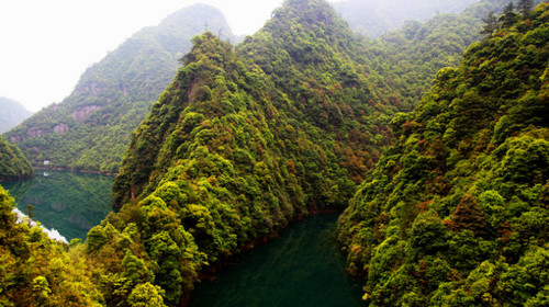  温州-4a级百丈漈-景宁畲族-文成-铜铃山4日游>假日软卧专列,门票全含