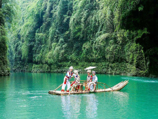 水阿依河峡谷2日游宿阿依河牛角寨,漂流圣地,享篝火晚会,城多