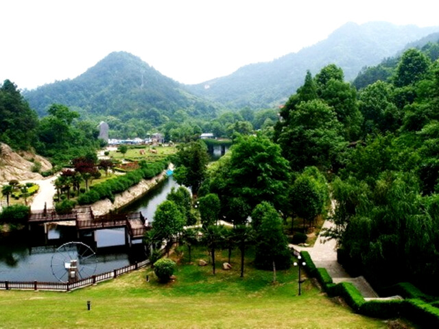  武汉木兰天池-湖北的九寨沟自驾2日游>宿天池度假酒店标间