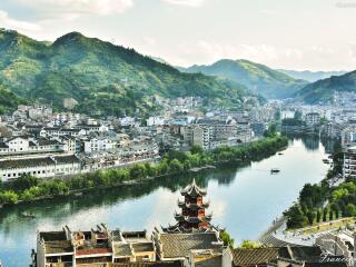 貴州高端品質(zhì)旅游團(tuán)_到貴州旅游多少錢_貴州私人定制旅游