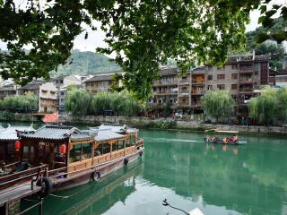 貴州高端品質(zhì)旅游團(tuán)_到貴州旅游多少錢_貴州私人定制旅游