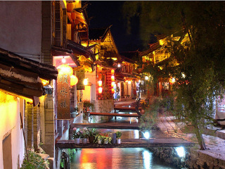 云南玉龍雪山旅游最佳路線_云南玉龍雪山跟團游與自由行_云南玉龍雪山旅游大約多少錢
