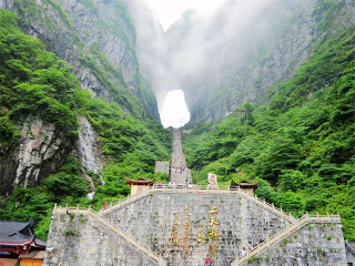 湖南張家界自由行還是跟團(tuán)好_跟團(tuán)湖南張家界游價(jià)格_廣州湖南張家界旅游團(tuán)