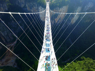 張家界天門(mén)山玻璃棧道旅游一次多少錢(qián)_8月張家界天門(mén)山玻璃棧道旅游_張家界天門(mén)山玻璃棧道旅游最佳路線