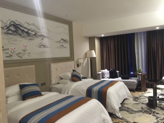 凤凰古城旅游报团价格_凤凰古城落地签_9月份凤凰古城游价格