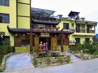 張家界游特價(jià)團(tuán)_張家界2人旅游需要多少錢(qián)_8月張家界旅游