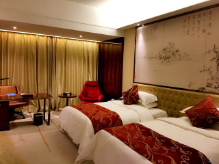 凤凰古城旅游报团价格_凤凰古城落地签_9月份凤凰古城游价格