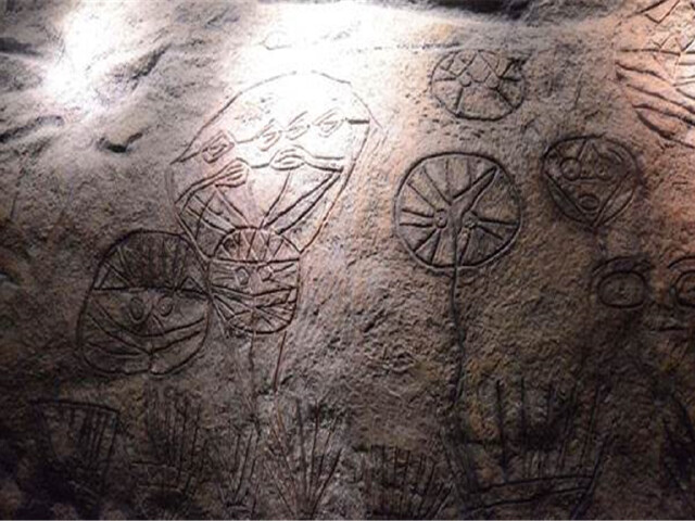  宁夏银川-沙湖-西部影视城-贺兰山岩画-中卫沙坡头双卧4日游>乘沙湖