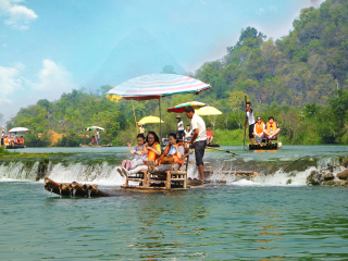 桂林旅游價(jià)格多少跟團(tuán)_桂林旅游跟團(tuán)需多少錢(qián)_桂林旅游多少錢(qián)一個(gè)人
