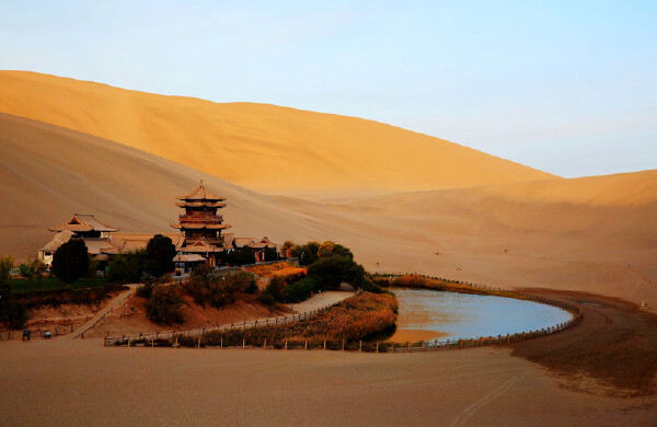 合拍婚纱照的地方_武威适合拍婚纱照的外景_