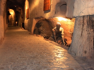 新疆旅游要多少錢跟團(tuán)_新疆旅行跟團(tuán)_新疆旅行團(tuán)旅游報價