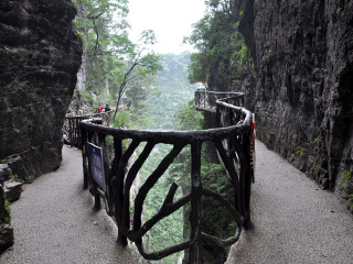 張家界玻璃棧道2人旅游需要多少錢_到張家界玻璃棧道旅游多少錢_張家界玻璃棧道特價(jià)旅游團(tuán)報(bào)價(jià)