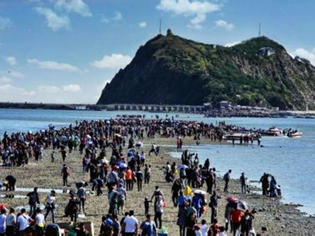 葫芦岛有多少人口_污染触目惊心 辽宁葫芦岛入海口河床成 五彩(2)