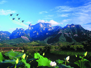 目前张家界旅游_上张家界旅游多少钱_张家界跟团旅游线路