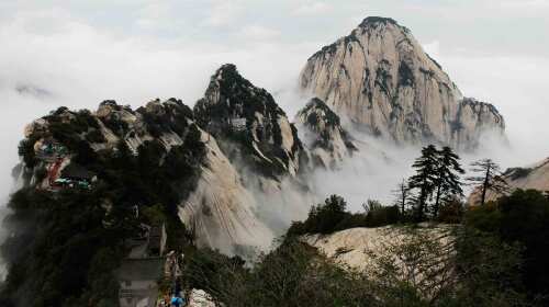 华山景区简介 华山古称"西岳",为中国著名的五岳之 ..
