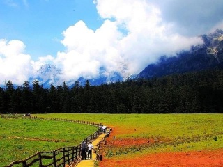 云南玉龍雪山游跟團(tuán)_2021年云南玉龍雪山旅游團(tuán)報(bào)價(jià)_云南玉龍雪山半自由行