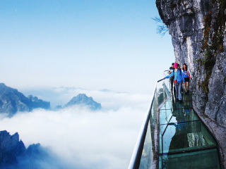 六月至张家界旅游_去张家界旅游组团_张家界旅游拍摄