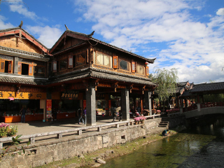云南香格里拉游跟團(tuán)多少錢_云南香格里拉旅游價(jià)格_2021去云南香格里拉跟團(tuán)多少錢