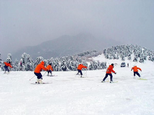 泉城公园滑雪场开放时间