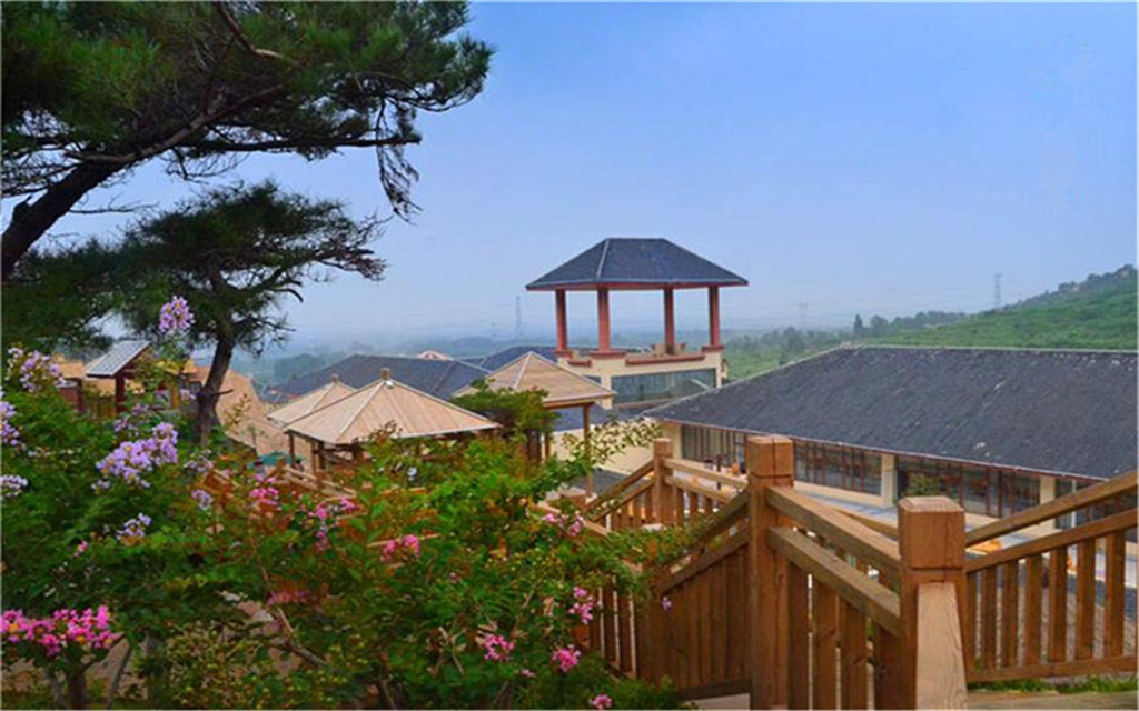 泰山温泉城文化旅游景区,位于泰安市徂徕镇,是由山东泰山温泉