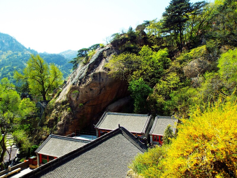 无量观始建于清康熙六年(1667年,是千山历史最早的道教宫观.