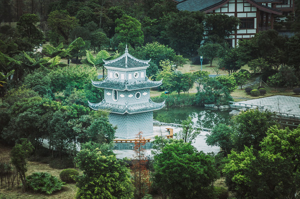 园博园,位于桂林市南部的雁山区雁山镇和大埠乡,地处市区到阳朔风景