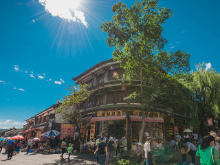 云南游跟团旅游_云南五日跟团旅游_6月份云南旅游