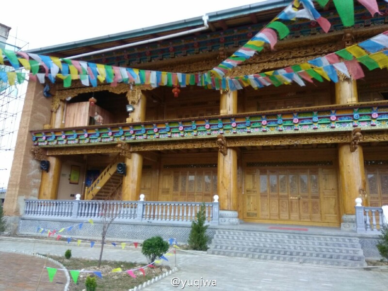 夜访达吉香巴拉土司庄园,欣赏到英俊的