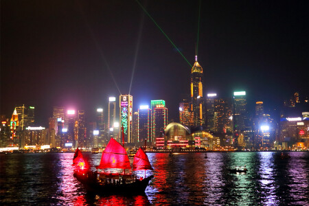 <港澳高铁3晚4日游>厦门出发，途经港珠澳大桥，纯玩0购物，米其林推荐大荣华，天星小轮穿越维港，商务车接站