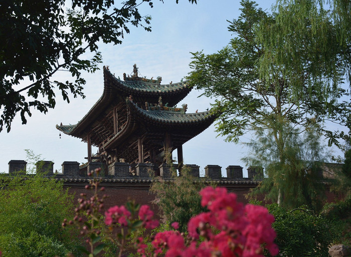 舜帝庙,池神庙,潞盐文化旅游中心,太平兴国寺塔等名胜古迹,以及司马温